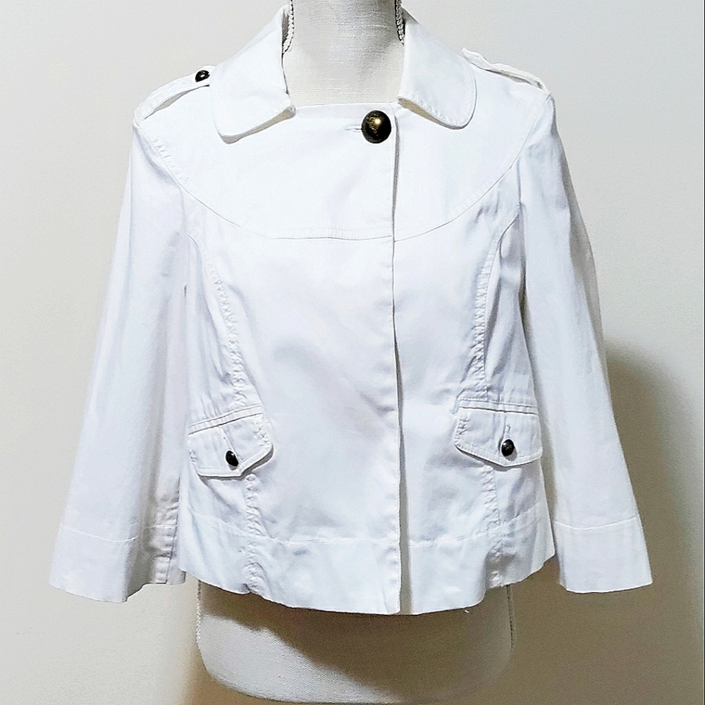 Guess Women's White Blazer. Size M. Pre owned
